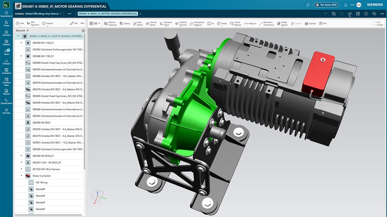 Comparison chart highlighting features of Windchill and Teamcenter for large manufacturers.